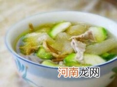 儿童菜谱汤类：黄花菜丝瓜瘦肉汤