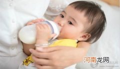 0-2岁宝宝每天吃奶量和次数