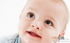 哺乳期别乱吃 小心引起宝宝湿疹