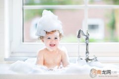崔玉涛：冬天宝宝洗澡的8大误区 有多少宝妈踩雷了