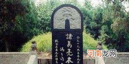 被司马懿吓死？被魏延害死？揭秘诸葛亮死因，这8个字道破真相