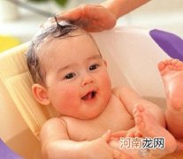 宝宝洗头、洗澡后耳朵进水了怎么办？