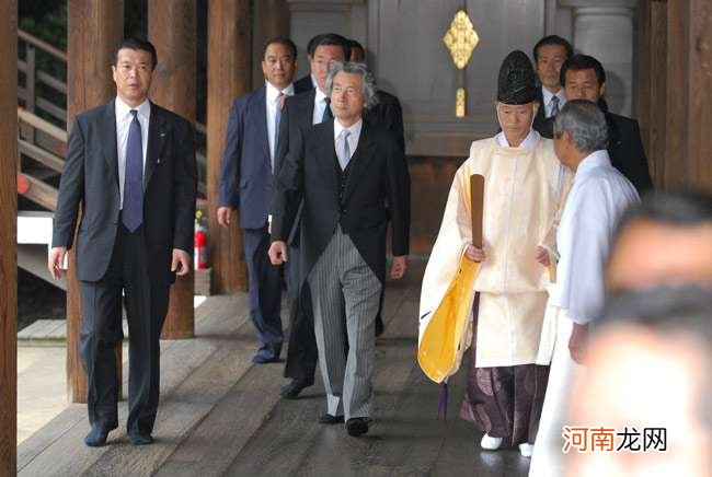 为什么每一任日本首相上台，几乎都要参拜靖国神社？