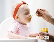 宝宝怎么添加辅食预防过敏