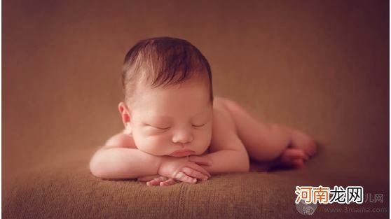 一个月宝宝爱过敏喝什么奶粉？过敏的原因有哪些？