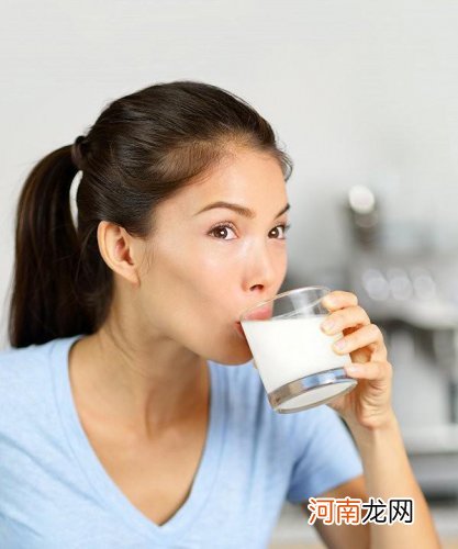 睡前减肥喝什么牛奶 喝牛奶or酸奶？