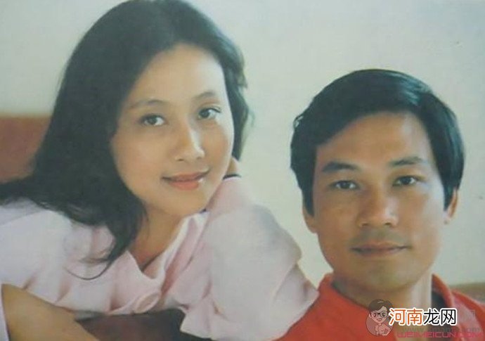 黄梅莹第一任老公是谁 八卦感情史曝她的丈夫金鑫是干嘛的