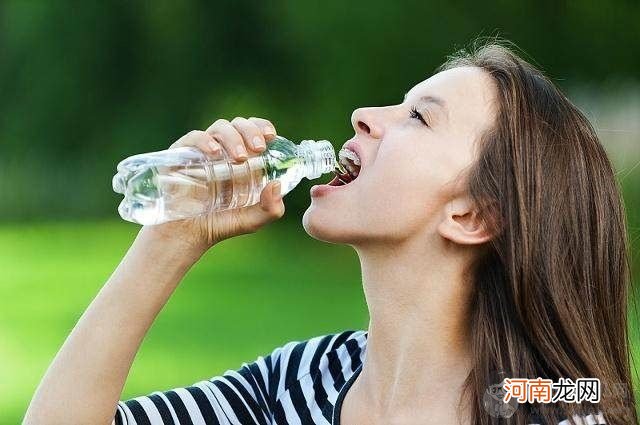 产后奶水少，你还在喝各种催乳汤？这几个方法更管用