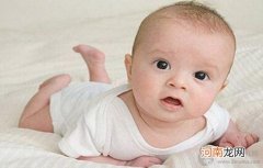 可以用奶水给宝宝洗脸吗？新生婴儿的健康标准判断