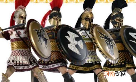 专家说秦人无盔，没希腊人重视防护？那是他根本看不懂秦军军阵