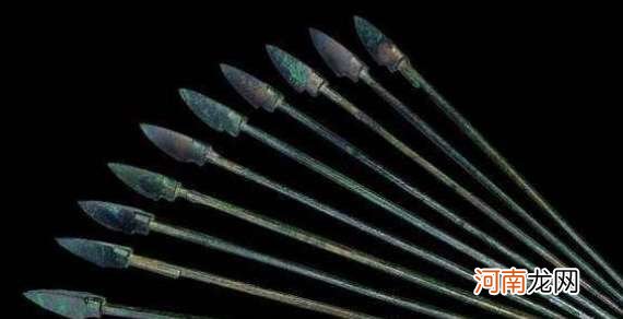 专家说秦人无盔，没希腊人重视防护？那是他根本看不懂秦军军阵