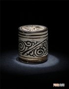 时尚收藏磁州窑白釉黑剔花龙纹瓶的收藏和科研价值
