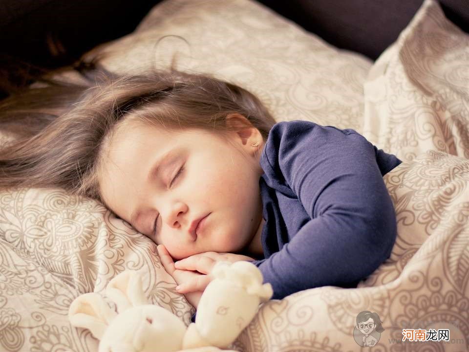 孩子熬夜不睡觉影响长个儿，这两个黄金时间一定要睡！