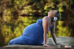 在怀孕的初期可以吃榴莲吗？榴莲的功效都有哪些？