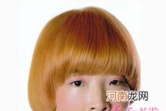 蘑菇头染色发型 女生蘑菇头发型