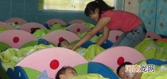 培养孩子独睡要循序渐进