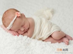 婴儿睡姿不正确，导致呼吸道堵塞