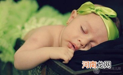 坐月子的宝宝晚上睡不着怎么办，宝宝半夜不睡觉的原因