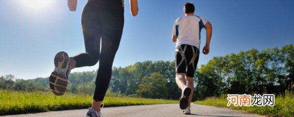 每天跑5公里伤膝盖吗 每天跑5公里会不会伤膝盖
