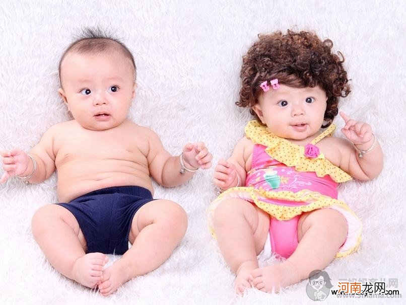 如何正确护理双胞胎？