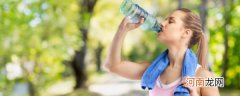 运动大量出汗后应喝什么水 运动大量出汗后应喝的水