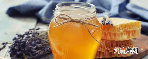 喝蜂蜜水要注意什么 喝蜂蜜水的时候要注意什么