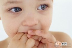 宝宝吃手指怎么戒掉 对症下药的6个方法妈妈必学