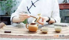 端一杯茶，暖的是心