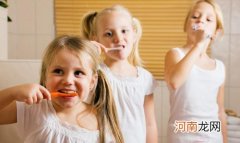 教宝宝刷牙的误区伤害稚嫩牙齿需注意