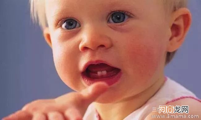 宝宝长牙百问：宝宝长牙发烧怎么办