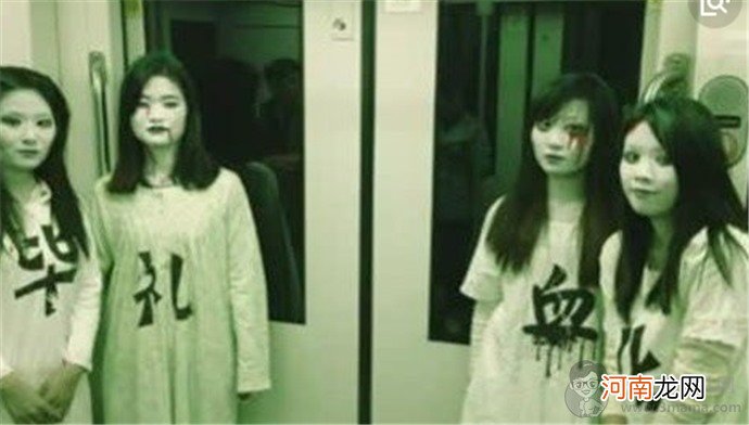 上海地铁女僵尸出没 鲜血淋淋脸色苍白车厢内游荡吓呆乘客