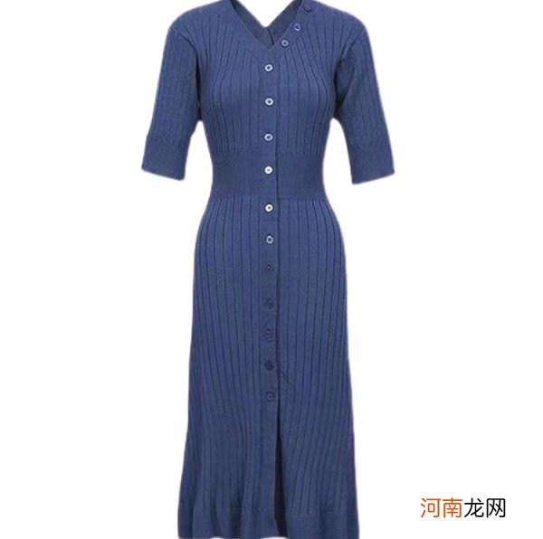 裙子的种类 蓝色连衣裙配什么颜色外套