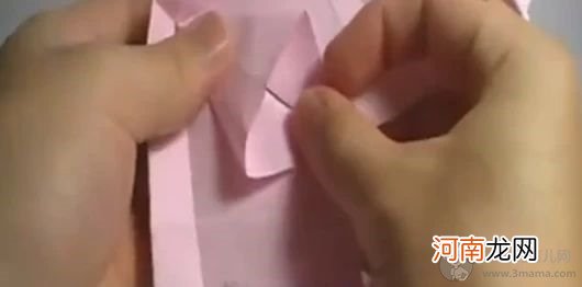 帯蝴蝶结的折纸心形盒子折法图解