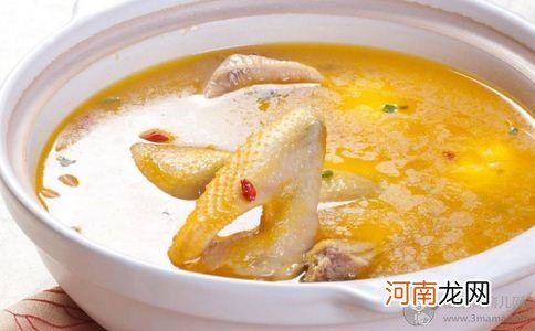 产后喝鸡汤催奶 母鸡好还是公鸡好