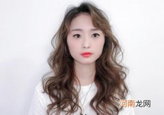 没有丑女人只有懒女人 热点刘海卷发让胖脸头发少女生切换到美女模式