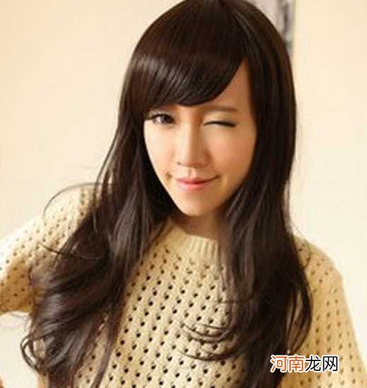 最流行的女生斜刘海 女生可爱流行斜刘海修颜发型
