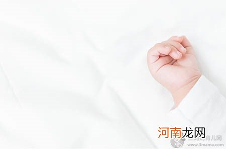 二宝出生后，怎么摆平狂吃飞醋的大宝？