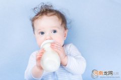 宝宝鼻子溢奶怎么办 妈妈需警惕宝宝鼻子溢奶致呛奶