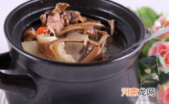 孕期防治感冒食谱 茶树菇鸡肉汤的做法