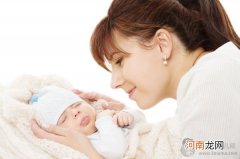 2个月婴儿怎样改掉抱睡 月嫂教你如何让宝宝自动入睡