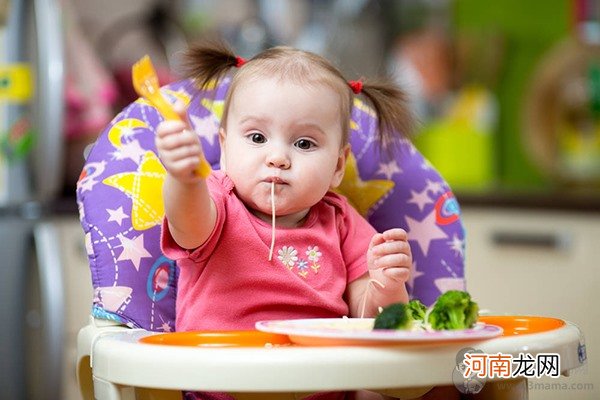 七个月一天吃几次辅食 不是越多越好宝宝有自己的标准