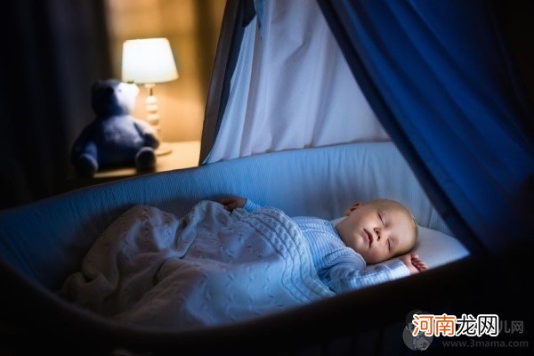 如何纠正宝宝频繁夜醒 不同时期有不同应对方式