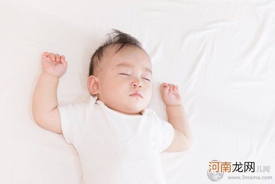 0—3个月婴儿睡眠时间不是越多越好 只要在范围就就算正常