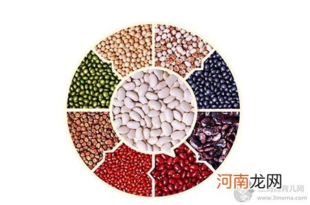 睡觉前喜欢哭闹一阵的宝宝，哄还是不哄？