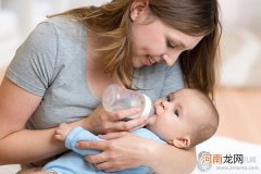 婴儿夜里吃奶几次正常 越多越不好妈妈要严格控制