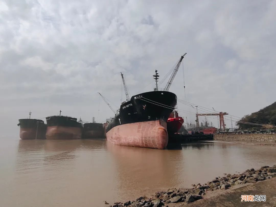 修船业抢单潮“暗流涌动”：单产骤降、订单仅排俩月 上千万美金的单子只能搁浅