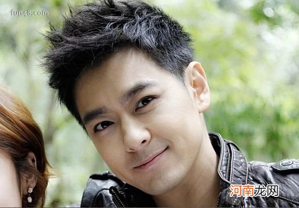 为你推荐适合男士圆脸的发型