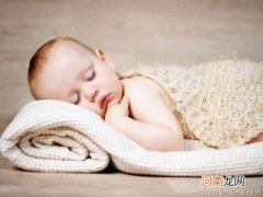 婴幼儿睡觉爱踢被子怎么办？