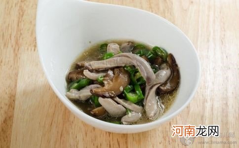 产后食谱大全之山药红枣乌鸡汤的做法