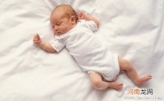 怎样差异婴儿溢乳与呕吐